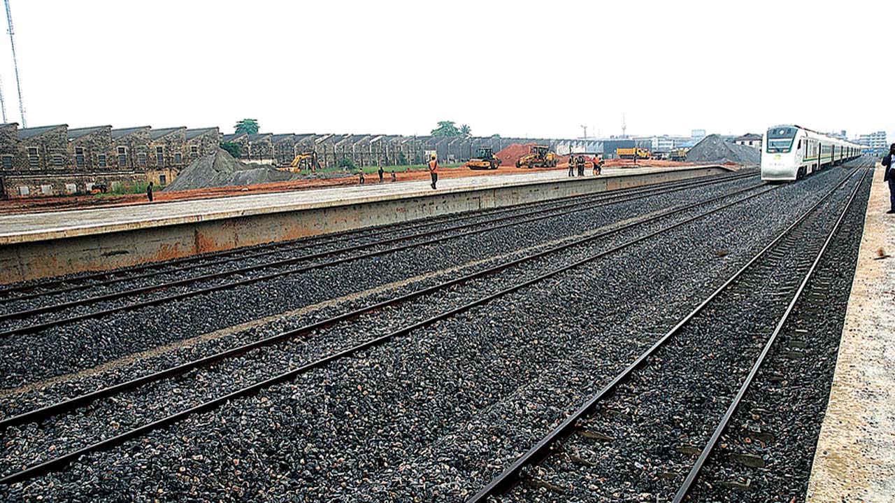 Amaechi urges contractors to hasten lagos ibadan rail project